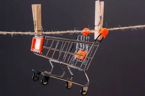 现在一个淘宝皇冠店铺转让多少钱？